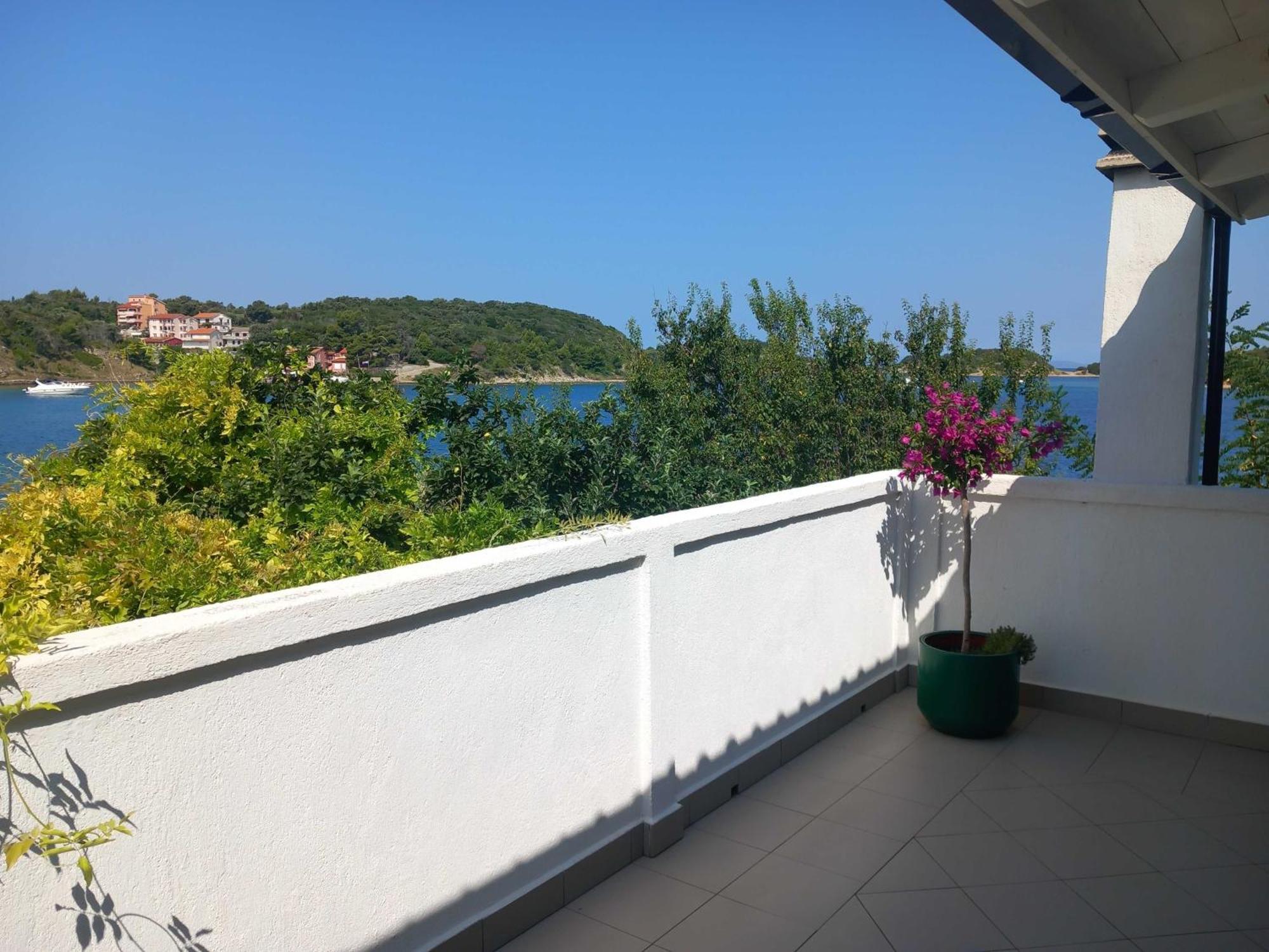 Guest House Green Corner Supetarska Draga Esterno foto