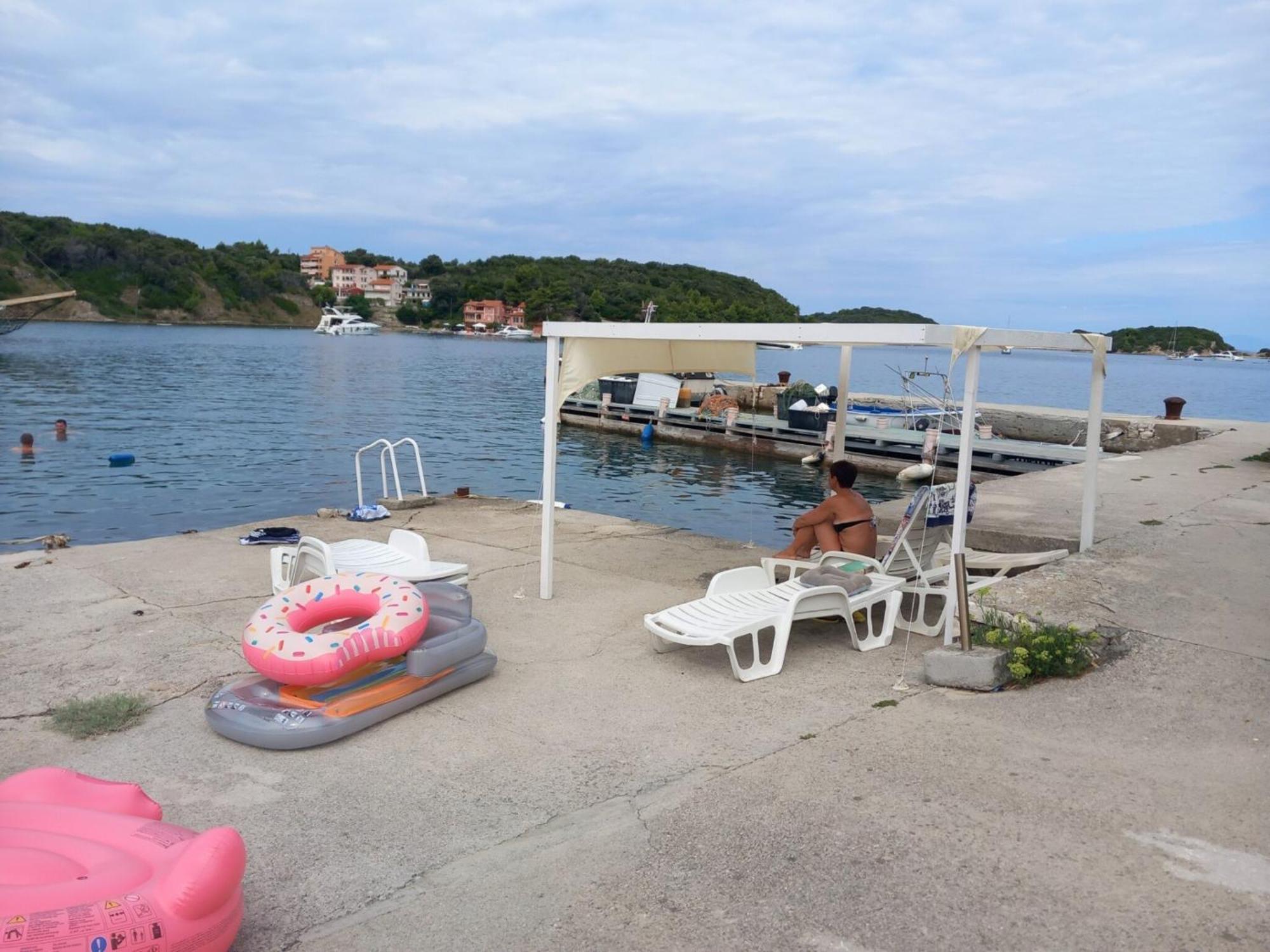 Guest House Green Corner Supetarska Draga Esterno foto