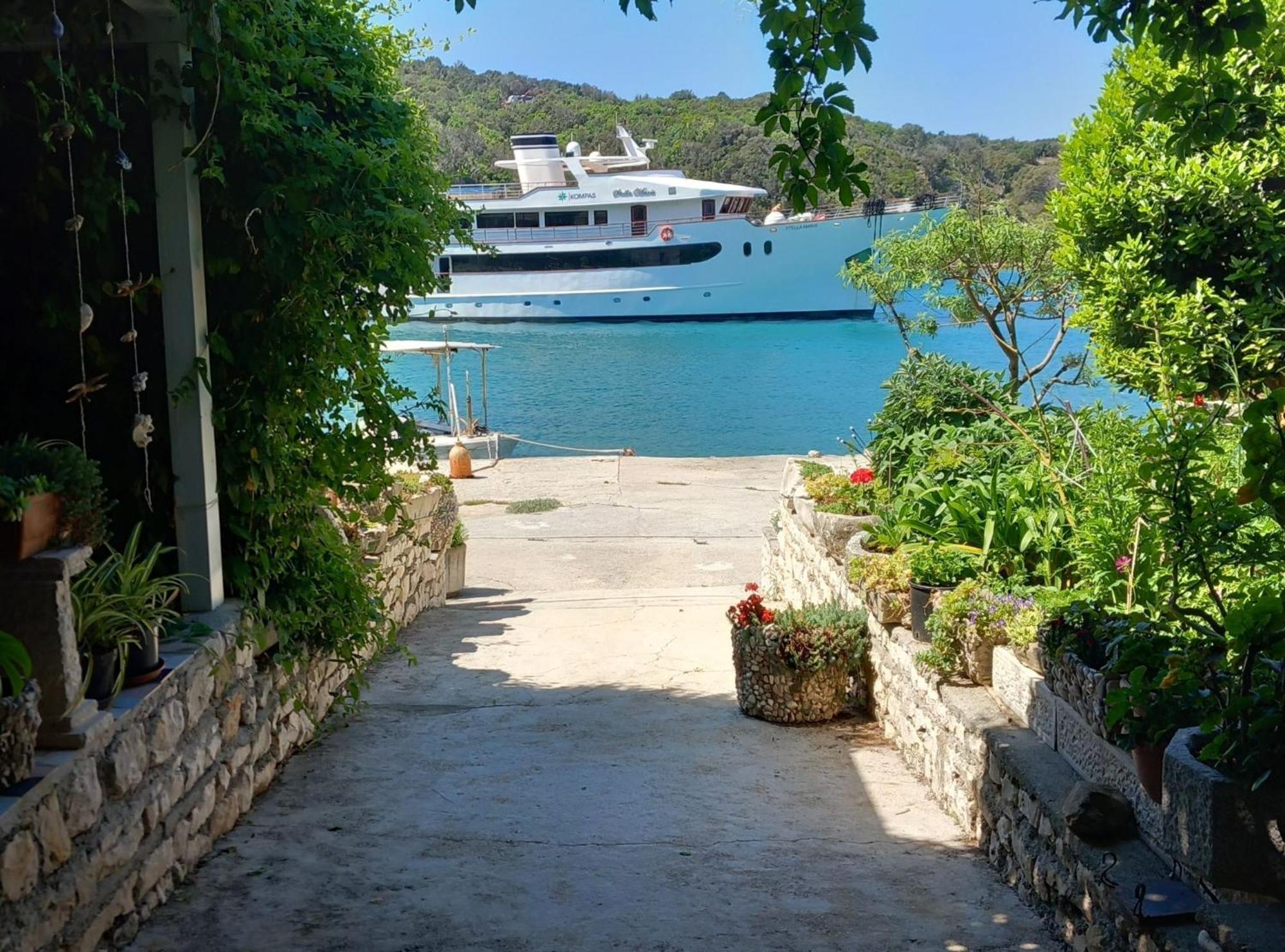 Guest House Green Corner Supetarska Draga Esterno foto